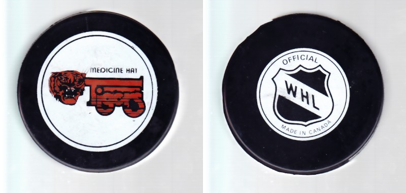 1983-86 WHL GDR MEDICINE HAT TIGERS GAME PUCK photo 1983-86 WHL GDR MEDICINE HAT TIGERS GAME PUCK photo