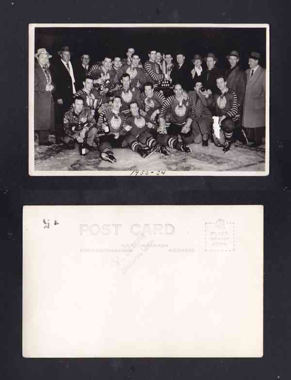 1953-54 MATANE RED ROCK HOCKEY TEAM POST CARD photo