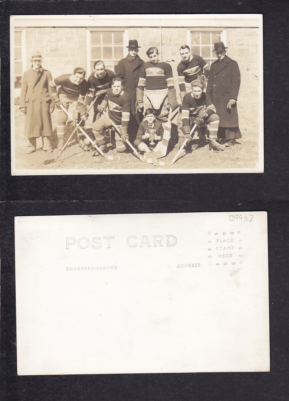 1910'S HOCKEY TEAM POST CARD photo