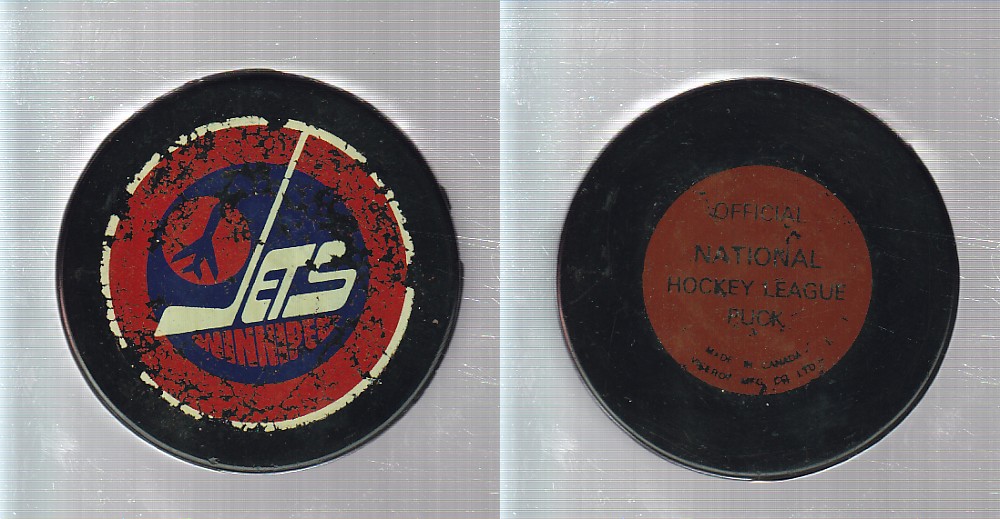 1980-83 VICEROY V4 WINNIPEG JETS GAME PUCK photo 1980-83 VICEROY V4 WINNIPEG JETS GAME PUCK photo