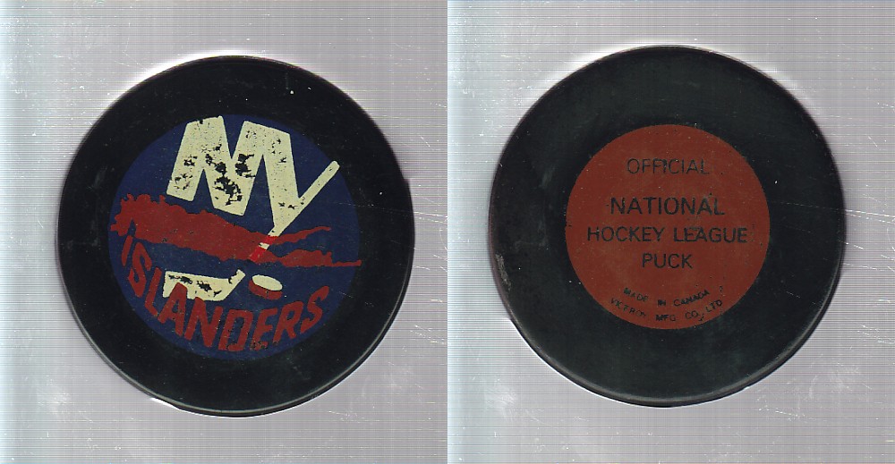 1980-83 VICEROY V4 NY ISLANDERS GAME PUCK photo