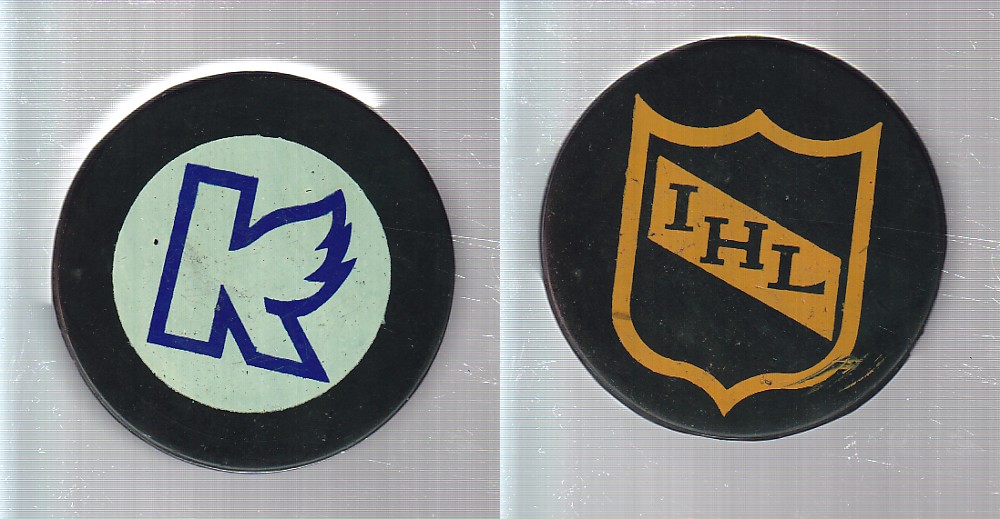 1976-77 VICEROY V3 IHL KALAMA 200 WINGS GAME PUCK photo 1976-77 VICEROY V3 IHL KALAMA 200 WINGS GAME PUCK photo