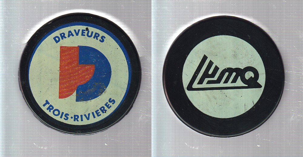 1980-84 VICEROY V4 TROIS-RIVIERES DRAVEURS GAME PUCK photo 1980-84 VICEROY V4 TROIS-RIVIERES DRAVEURS GAME PUCK photo