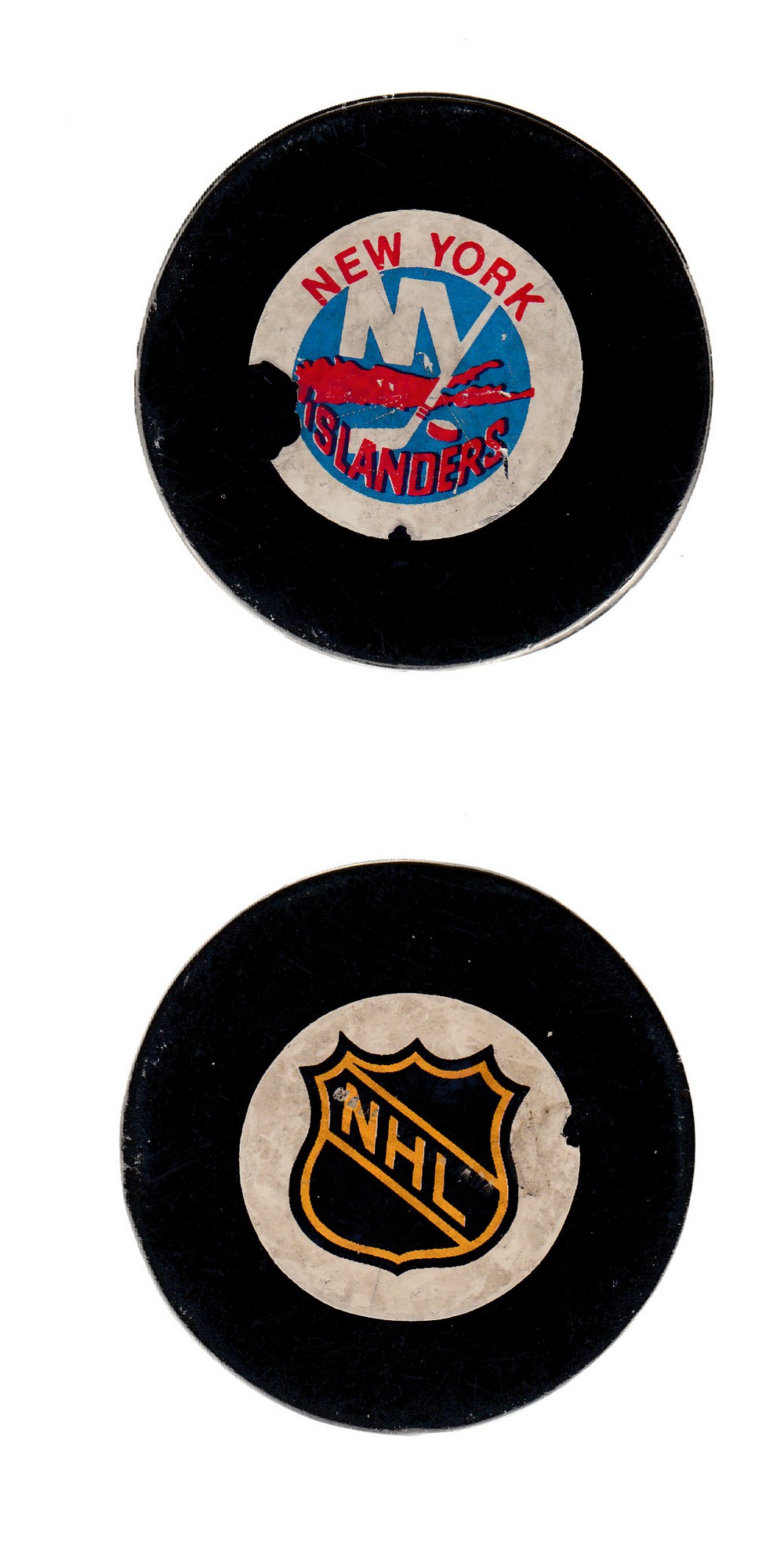 1972-74 BILTRITE NY ISLANDERS PUCK photo