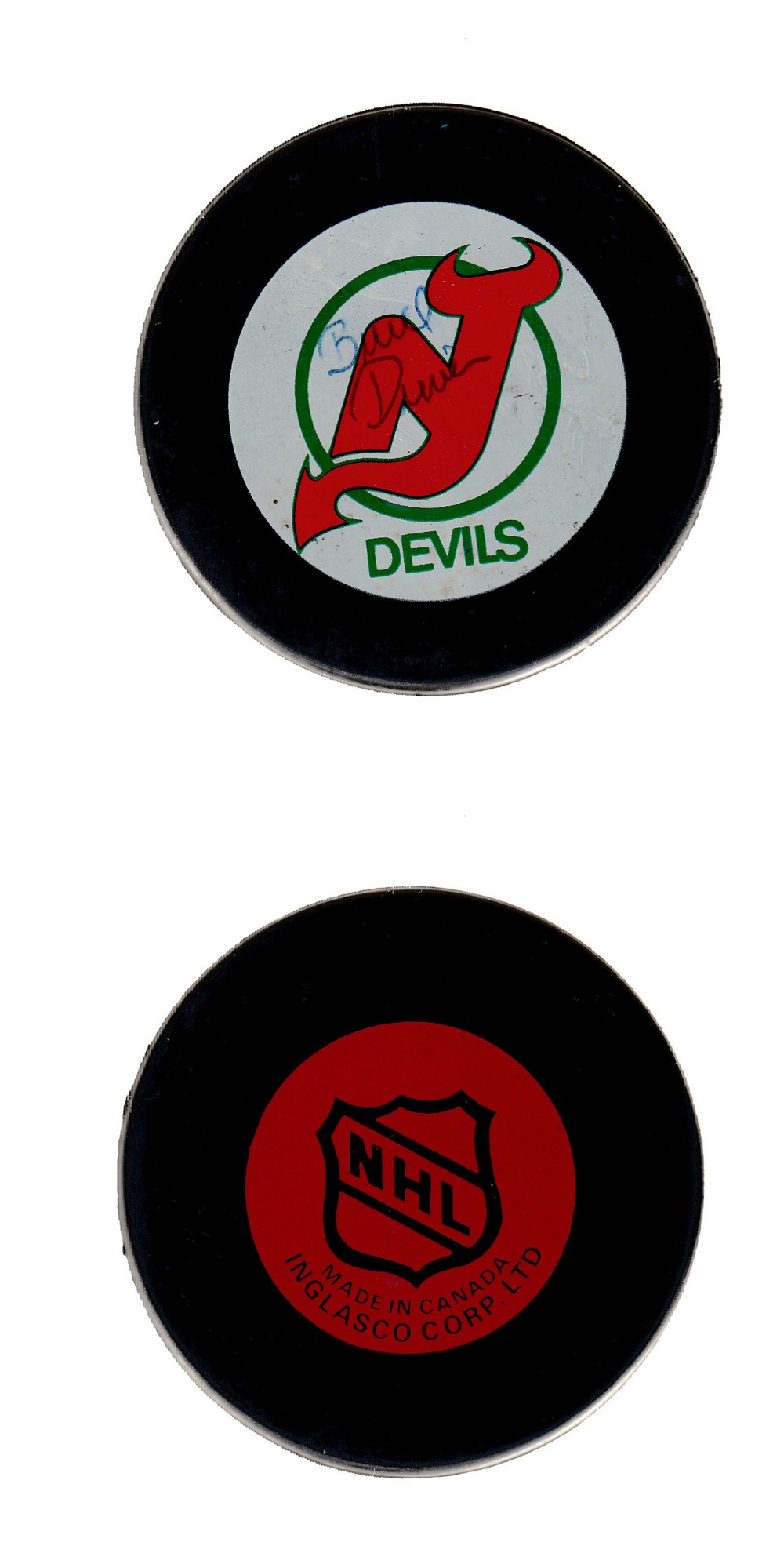 1985-92 IN GLAS CO NEW JERSEY DEVILS GAME PUCK photo 1985-92 IN GLAS CO NEW JERSEY DEVILS GAME PUCK photo