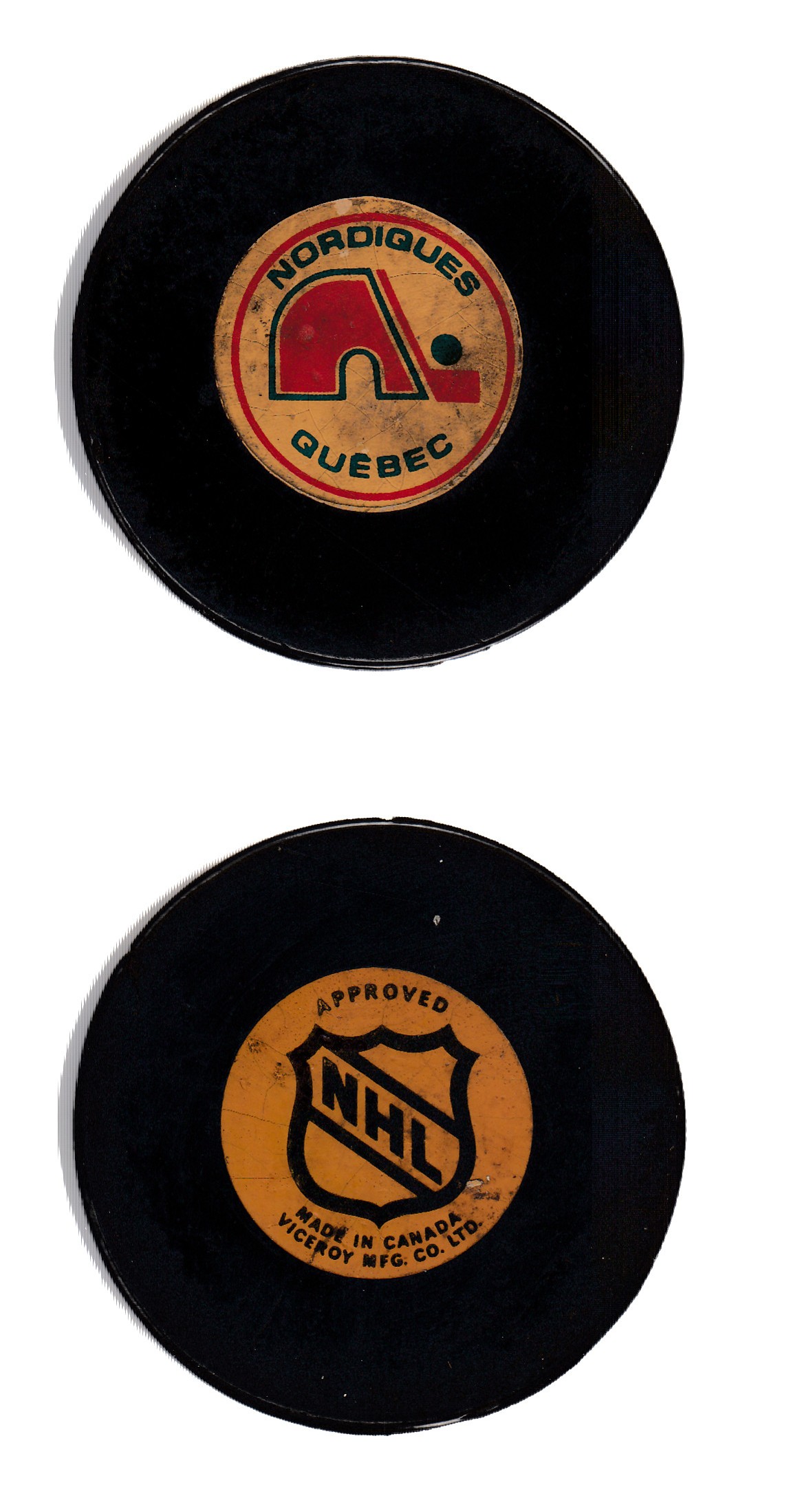 1975-83 VICEROY QUEBEC NORDIQUES GAME PUCK photo 1975-83 VICEROY QUEBEC NORDIQUES GAME PUCK photo
