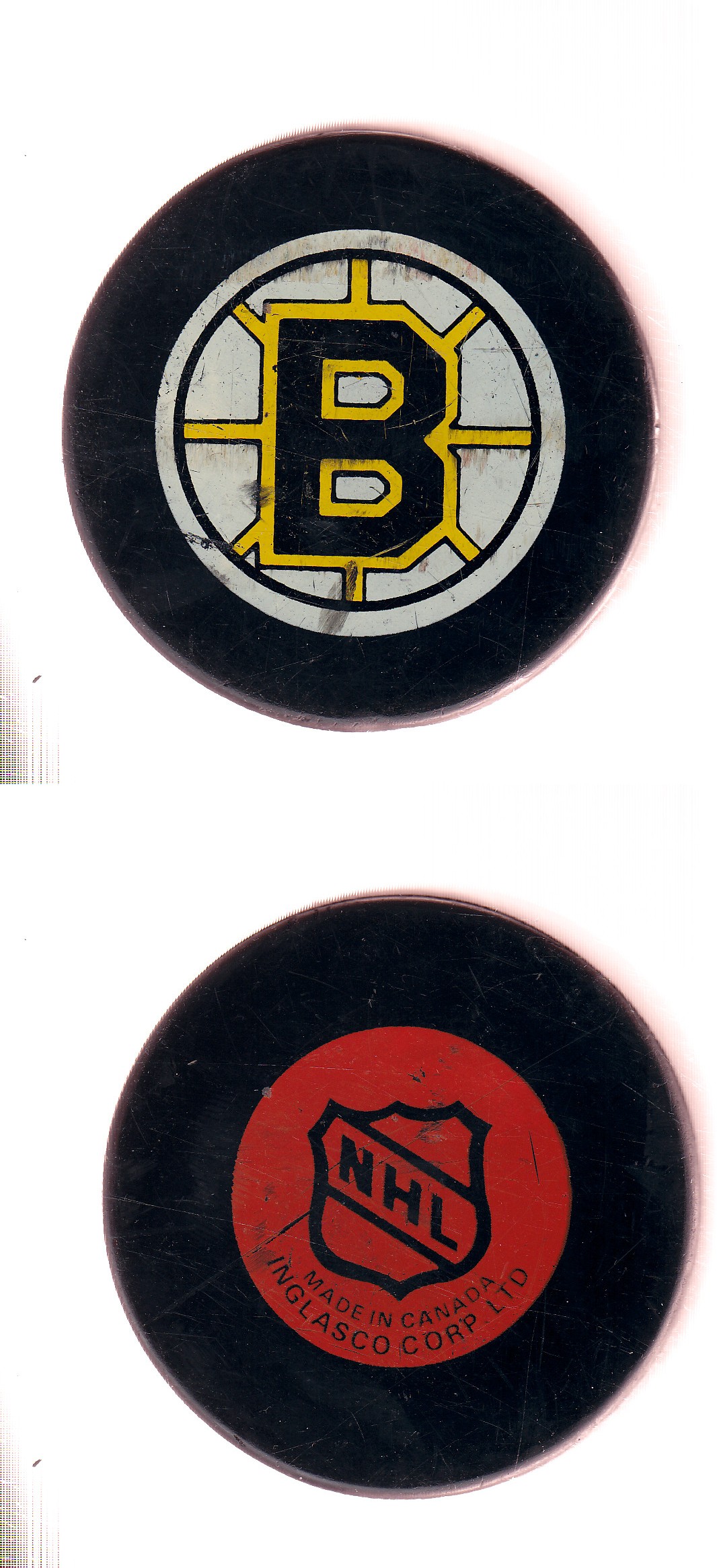 1985-92 IN GLAS CO BOSTON BRUINS GAME PUCK photo 1985-92 IN GLAS CO BOSTON BRUINS GAME PUCK photo