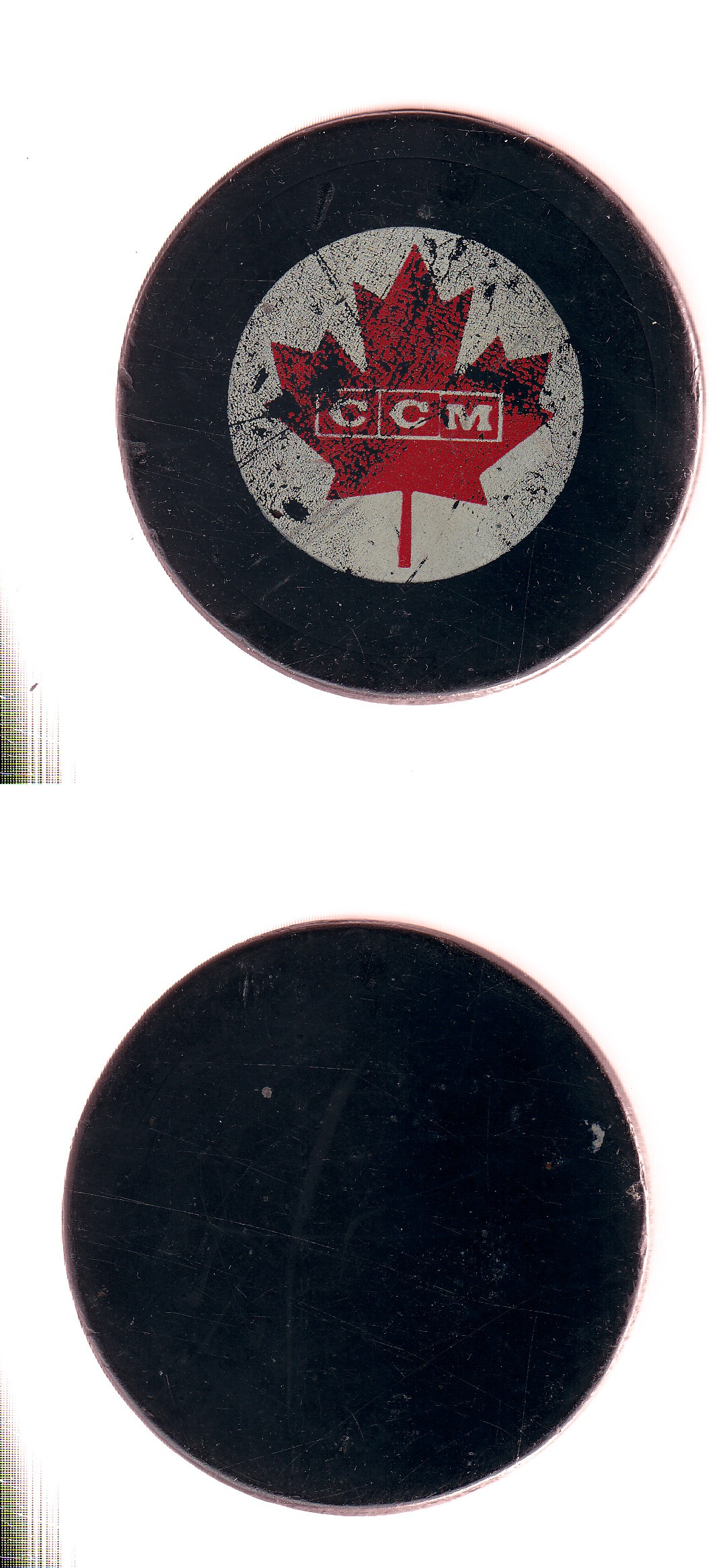 1976 VICEROY CANADA CUP SERIES GAME PUCK photo 1976 VICEROY CANADA CUP SERIES GAME PUCK photo