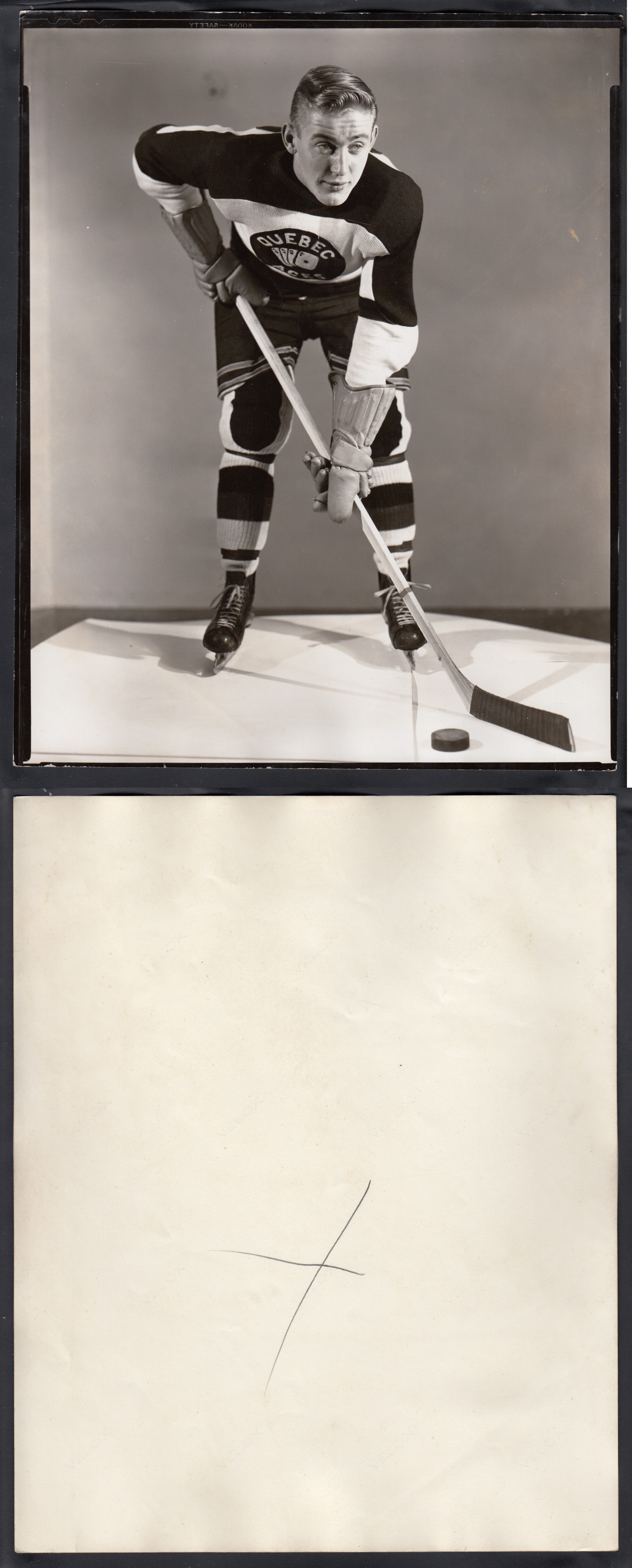 1940'S QUEBEC ACES UNKNOWN PLAYER PHOTO photo