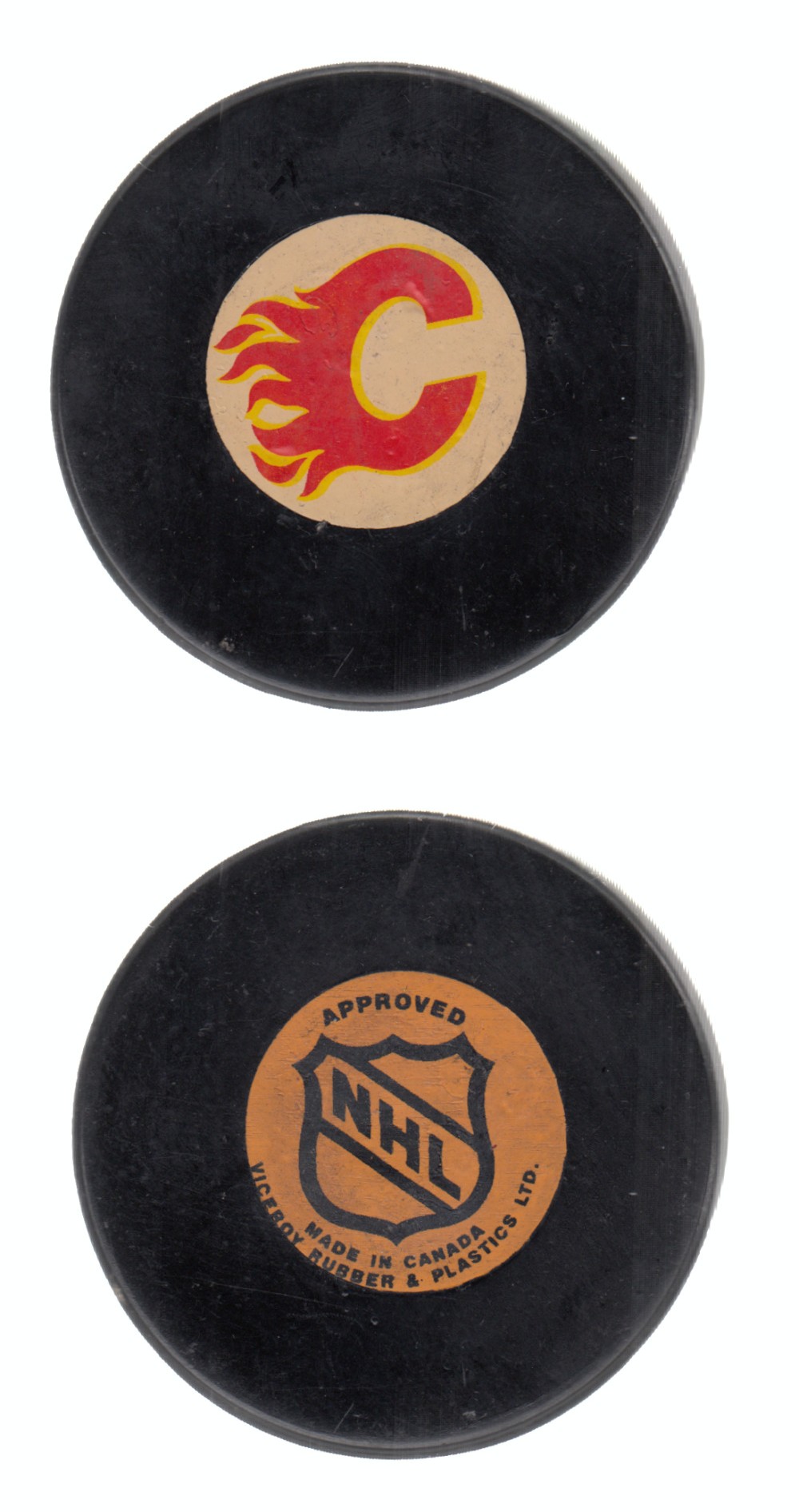 1975-83 VICEROY V3 CALGARY FLAMES GAME PUCK photo 1975-83 VICEROY V3 CALGARY FLAMES GAME PUCK photo
