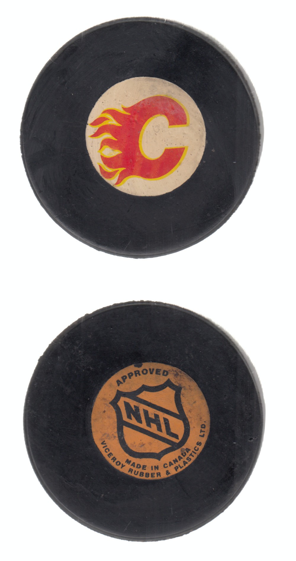 1975-83 VICEROY V3 CALGARY FLAMES GAME PUCK photo