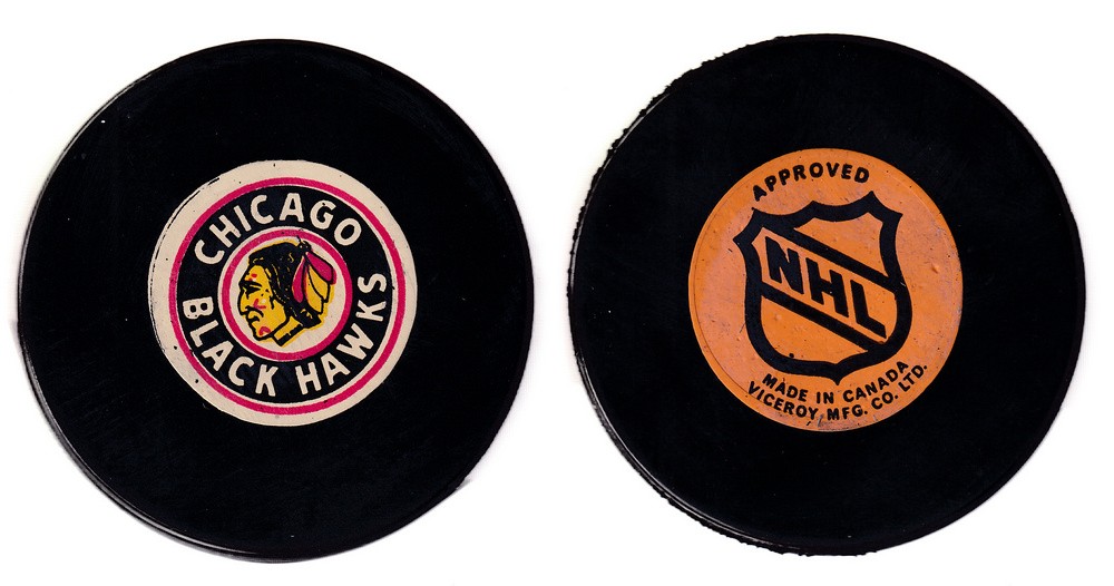 1975-83 VICEROY V3 CHICAGO BLACKHAWKS GAME PUCK photo 1975-83 VICEROY V3 CHICAGO BLACKHAWKS GAME PUCK photo