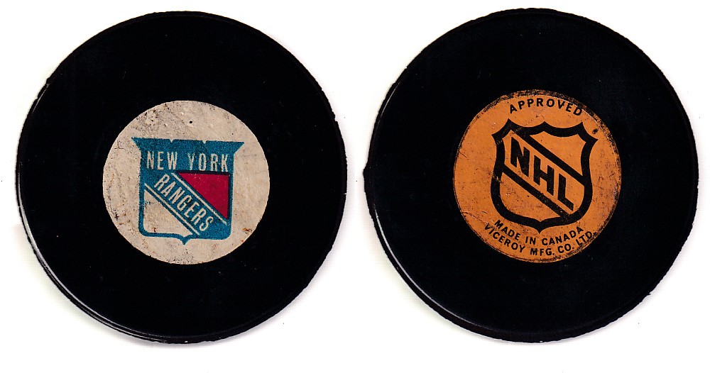 1975-83 VICEROY V3 NY RANGERS GAME PUCK photo 1975-83 VICEROY V3 NY RANGERS GAME PUCK photo