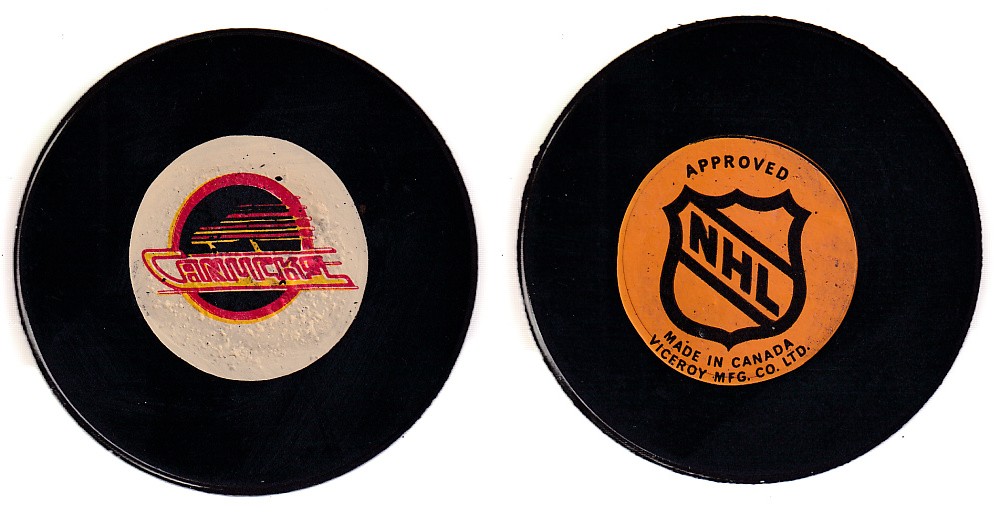 1975-83 VICEROY V3 VANCOUVER CANUCKS V.3 GAME PUCK photo 1975-83 VICEROY V3 VANCOUVER CANUCKS V.3 GAME PUCK photo