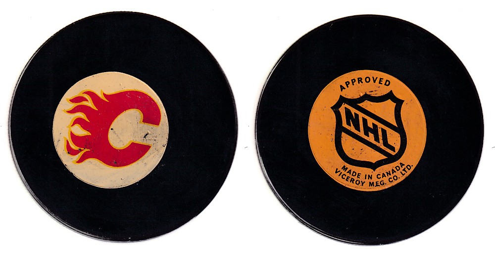 1973-75 VICEROY V3 CALGARY FLAMES GAME PUCK photo