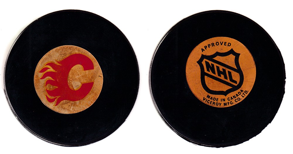 1973-75 VICEROY V3 CALGARY FLAMES GAME PUCK photo