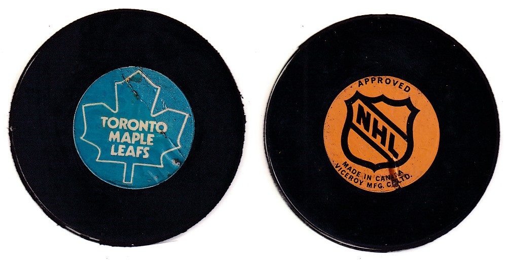 1975-83 VICEROY V3 TORONTO MAPLE LEAFS GAME PUCK photo 1975-83 VICEROY V3 TORONTO MAPLE LEAFS GAME PUCK photo
