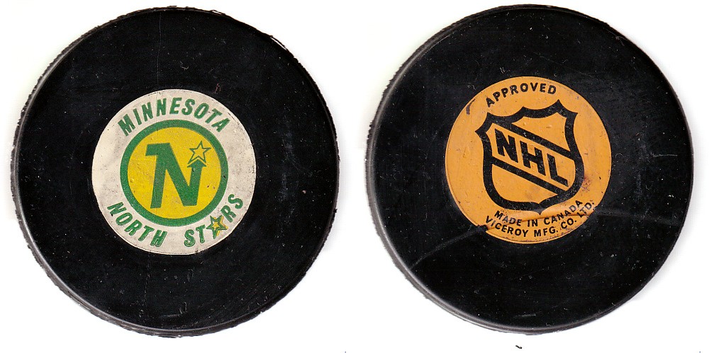 1975-83 VICEROY V3 MINNESOTA NORTH STARS GAME PUCK photo