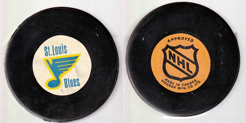 1975-83 VICEROY V3 ST. LOUIS BLUES GAME PUCK photo 1975-83 VICEROY V3 ST. LOUIS BLUES GAME PUCK photo