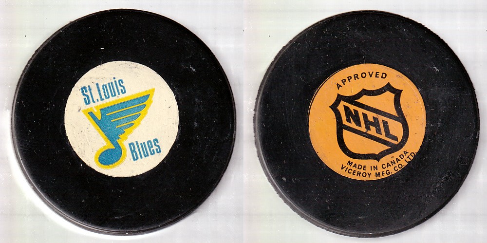 1975-83 VICEROY V3 ST. LOUIS BLUES GAME PUCK photo 1975-83 VICEROY V3 ST. LOUIS BLUES GAME PUCK photo