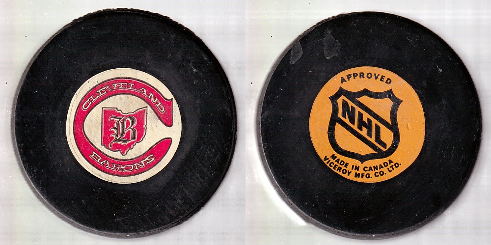 1975-83 VICEROY V3 CLEVELAND BARONS GAME PUCK photo 1975-83 VICEROY V3 CLEVELAND BARONS GAME PUCK photo