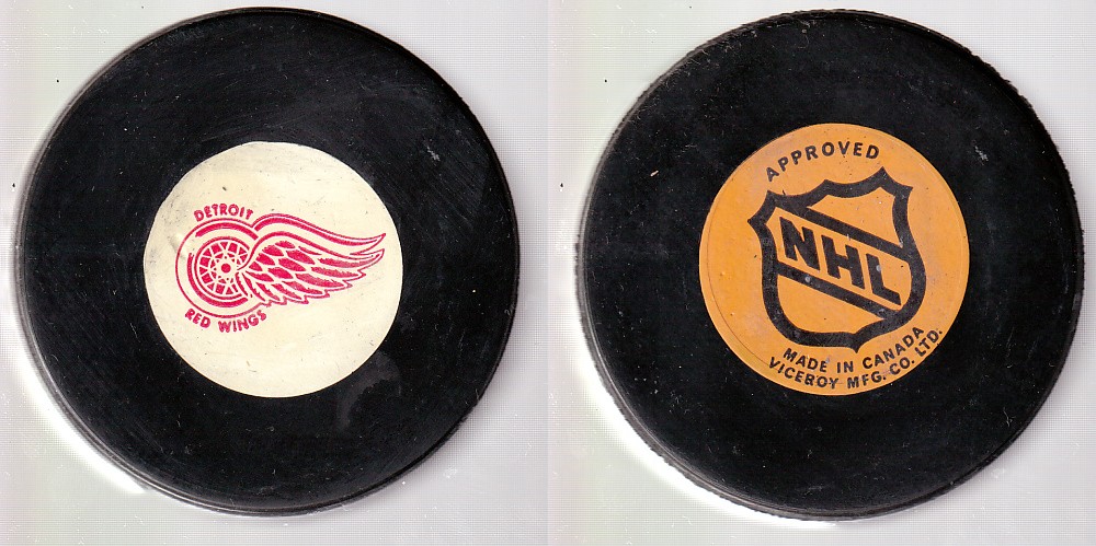 1975-83 VICEROY V3 DETROIT RED WINGS GAME PUCK photo