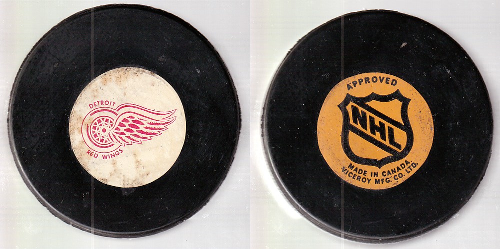 1975-83 VICEROY V3 DETROIT RED WINGS GAME PUCK photo