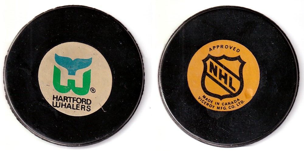 1975-83 VICEROY V3 HARTFORD WHALERS GAME PUCK photo 1975-83 VICEROY V3 HARTFORD WHALERS GAME PUCK photo