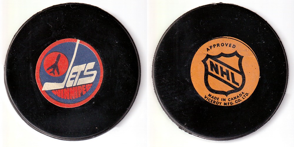 1975-83 VICEROY V3 WINNIPEG JETS GAME PUCK photo 1975-83 VICEROY V3 WINNIPEG JETS GAME PUCK photo