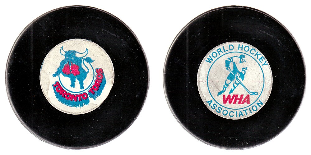 1975-77 WHA VICEROY V2 TORONTO TOROS PUCK photo 1975-77 WHA VICEROY V2 TORONTO TOROS PUCK photo