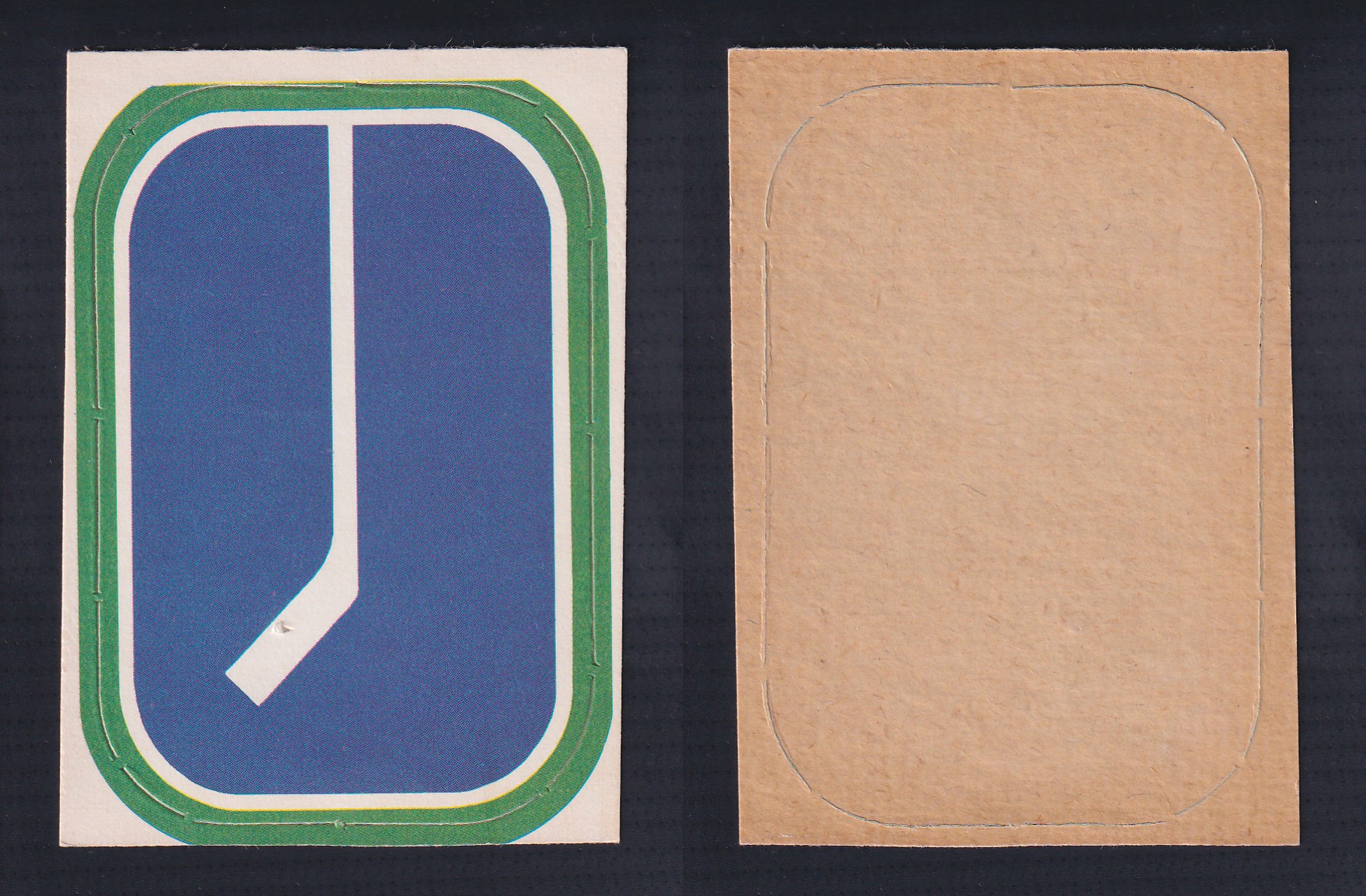 1972-73 O-PEE-CHEE TEAM EMBLEM VANCOUVER CANUCKS photo 1972-73 O-PEE-CHEE TEAM EMBLEM VANCOUVER CANUCKS photo
